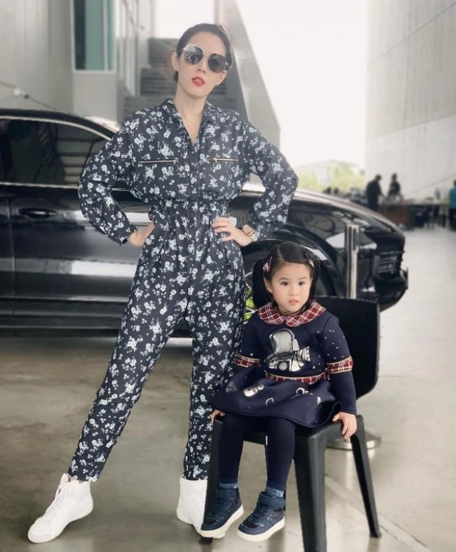 รวมพล "คุณแม่" ในวงการบันเทิง มีลูกแล้วก็ยังเป๊ะ!