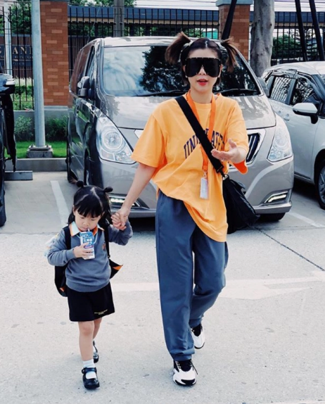 รวมพล "คุณแม่" ในวงการบันเทิง มีลูกแล้วก็ยังเป๊ะ!