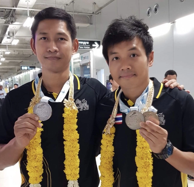 2 นักแบดมินตันคนหูหนวกไทยขึ้นมือ 1 โลก
