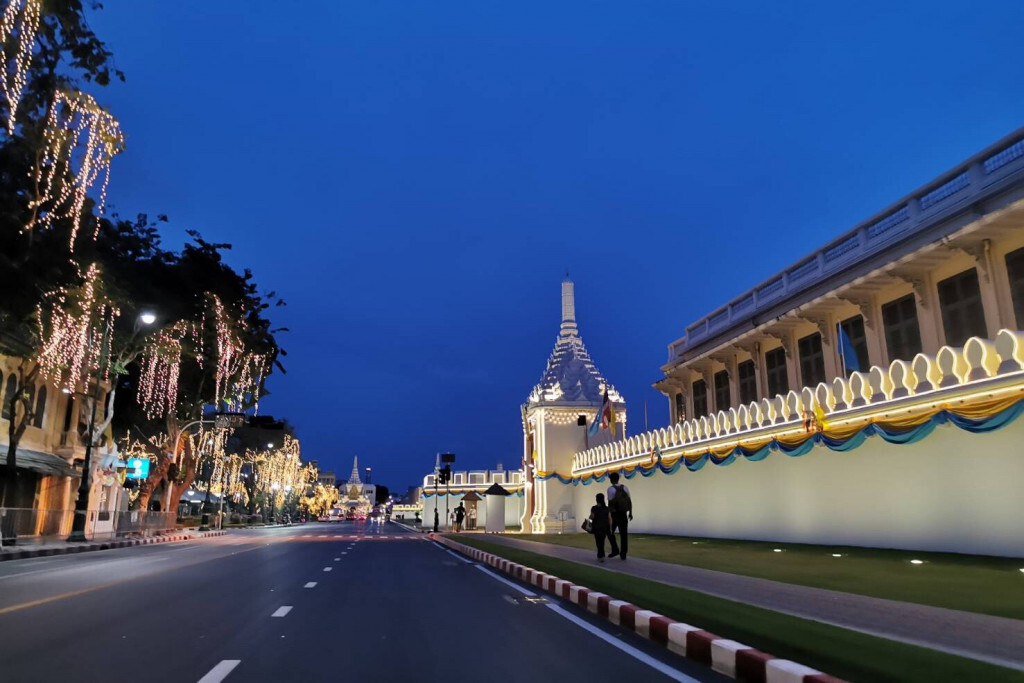 กฟน. เชิญชวนชมไฟประดับนับล้านดวง เนื่องในวันเฉลิมพระชนมพรรษา สมเด็จพระบรมราชชนนีพันปีหลวง 12 สิงหาคม กฟน. เชิญชวนชมไฟประดับนับล้านดวง เนื่องในวันเฉลิมพระชนมพรรษา สมเด็จพระบรมราชชนนีพันปีหลวง 12 สิงหาคม