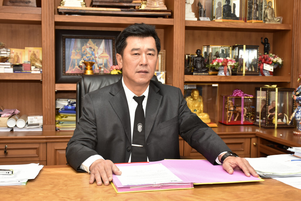 ทางหลวงขอความร่วมมือผู้ขับขี่ลดความเร็วหวั่นซ้ำรอยรถเก๋งพุ่งชนเจ้าหน้าที