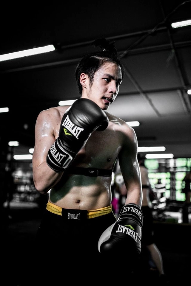 ถอดรหัสร่างกาย "แบงค์ ธิติ" ก่อนชก 10Fight10