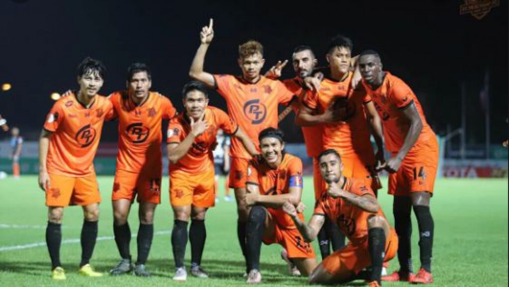 ประธานประจวบฯ อัดฉีดครึ่งล้าน หลังทีมลิ่วรอบรองชิง โตโยต้า ลีกคัพ 2019