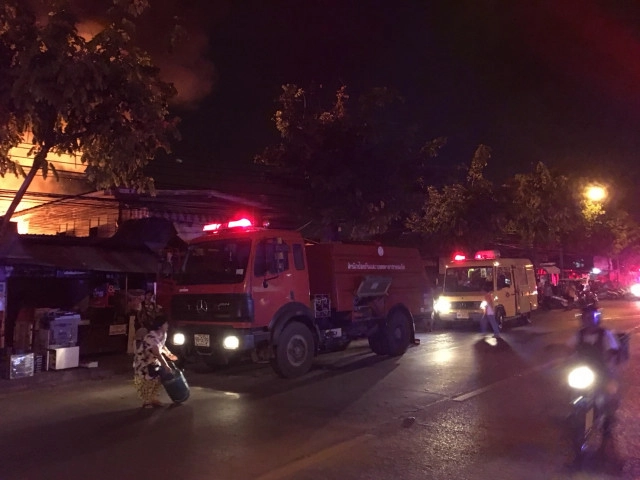 ระทึก! ไฟไหม้บ้านซอยรามคำแหง 39