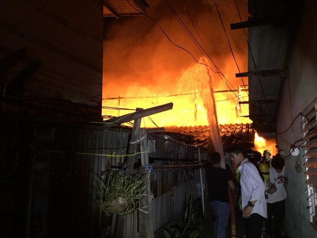 ระทึก! ไฟไหม้บ้านซอยรามคำแหง 39