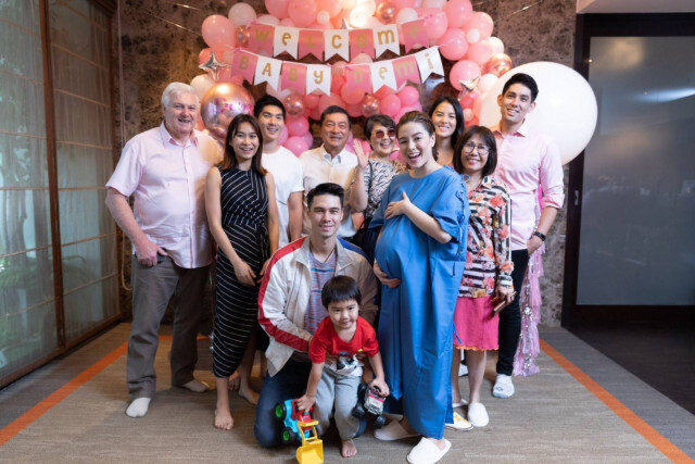 คลอดแล้วจ้า! น้องเดมี่ ดีน ลูกสาวแม่ลีเดีย คุณพ่อแมทธิว