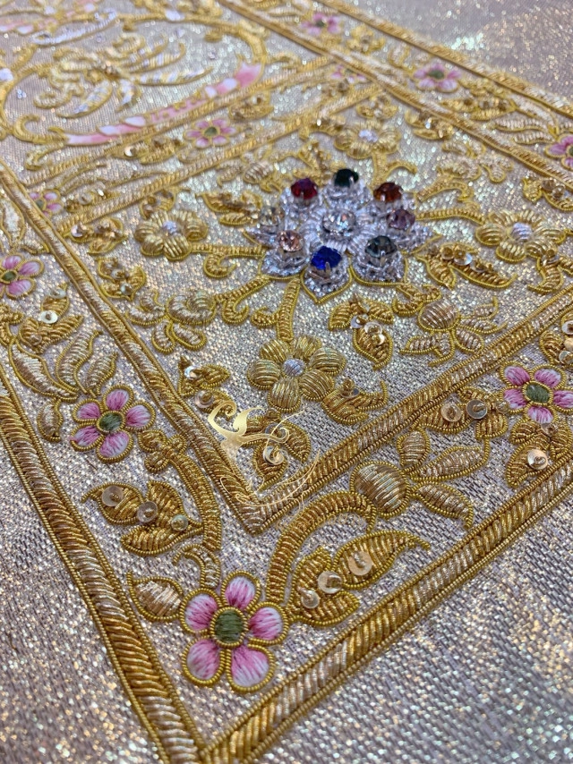 "ฟ้าใส ปวีณสุดา" สวมชุดไทยสวยสง่า ดั่งสตรีสูงศักดิ์ในแต่ละสมัย