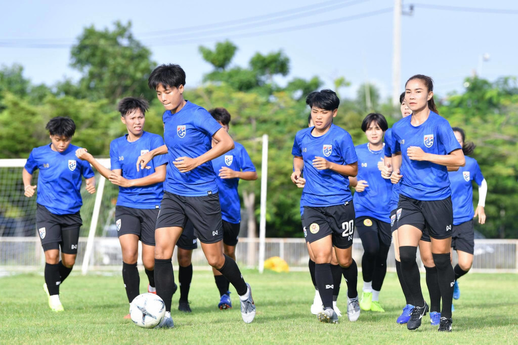 "ชบาแก้ว" ซ้อมก่อนดวลสิงคโปร์ "โค้ชก้าง" เผยชุดนี้ใช้ตัวเก๋าผสมดาวรุ่ง