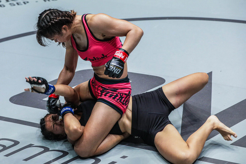 (คลิป)"เพชรดำ"เสียเข็มขัดแชมป์โลก-"แสตมป์"คว่ำนักสู้อินเดีย