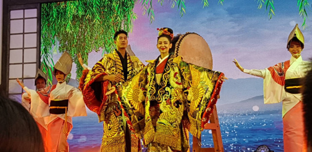 เวียร์ ชวน เบลล่า บินเยี่ยมแม่ที่อเมริกาปีหน้า