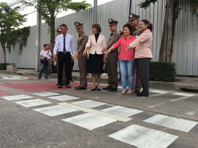 ตร.บางคอแหลม - เขต ตีเส้นทำเครื่องหมายจราจรหวังลดอุบัติเหตุ