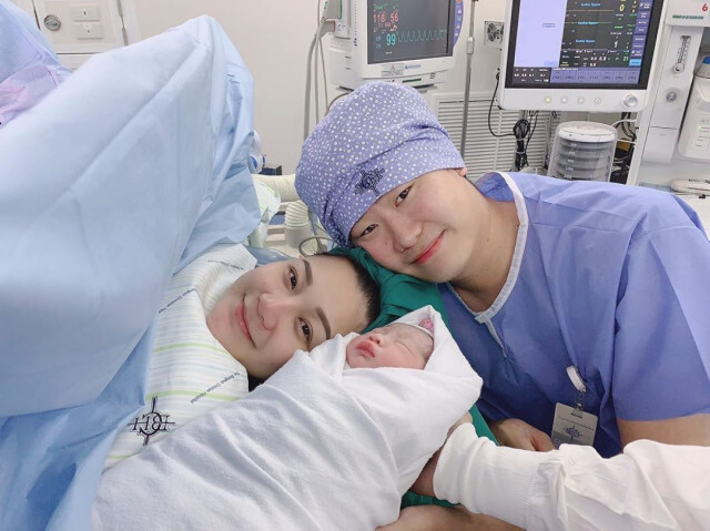 คลอดแล้ว! "น้องณเวฬา" หลานสาวคนที่ 2 ตระกูลวงษ์คำเหลา