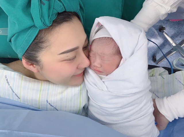 คลอดแล้ว! "น้องณเวฬา" หลานสาวคนที่ 2 ตระกูลวงษ์คำเหลา