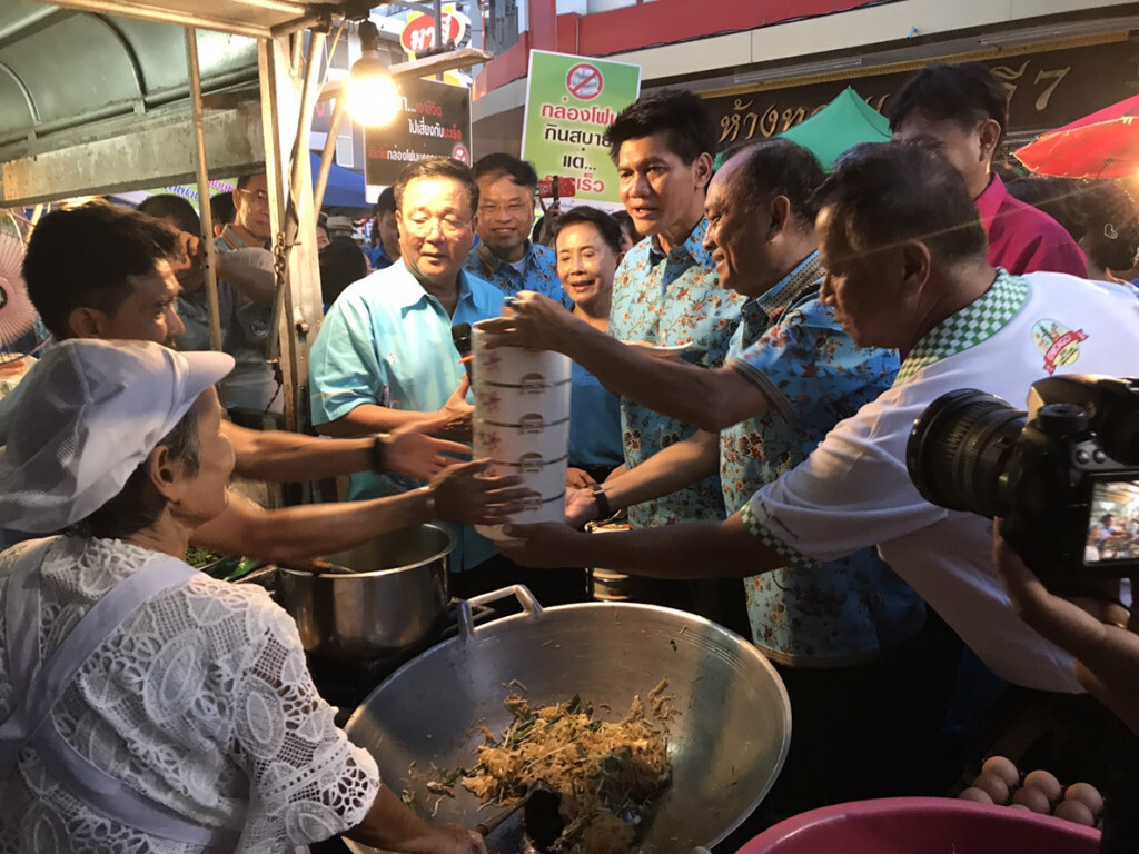 จากบทเรียนชีวิตมาเรียม! "ดร.สาธิต" วอนตลาดชายทะเล ลดละเลิกถุงพลาสติก-โฟม