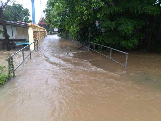 นครพนม ฝนตกหนัก อ.วังยาง อ.นาแก น้ำท่วม!