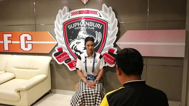 (คลิป) "มาดามเก๋" ...ขอนำสุพรรณบุรีฯสู้จนนาทีสุดท้าย