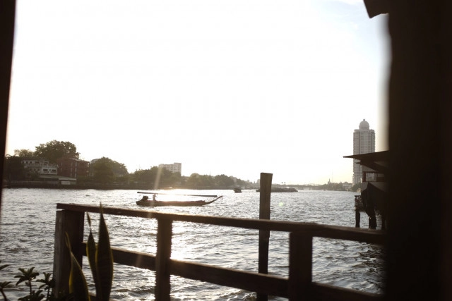 หลบความวุ่นวายไปนั่งชิล ที่ "Samsara Bar" บาร์ลับๆ ริมเจ้าพระยา