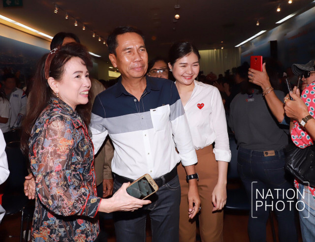 "เพื่อไทย" จับตา กรณี "ไพบูลย์" ยุบ 1 แลก 50 อนค.