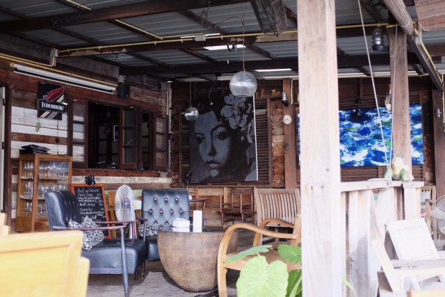 หลบความวุ่นวายไปนั่งชิล ที่ "Samsara Bar" บาร์ลับๆ ริมเจ้าพระยา