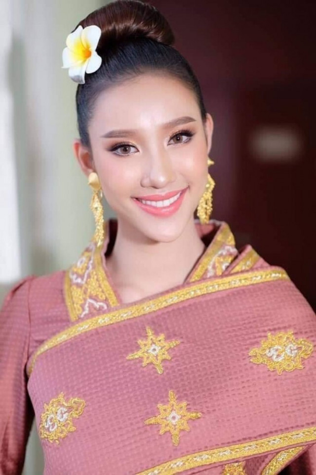 สั่งตรง "เม วิจิดตา" จากลอนดอน มาประกวด "Miss Univere Laos 2019"