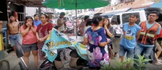 หิ้วหนุ่มใช้เหล็กแหลมแทงแม่ค้ารถเร่ดับ ฝากขังศาล