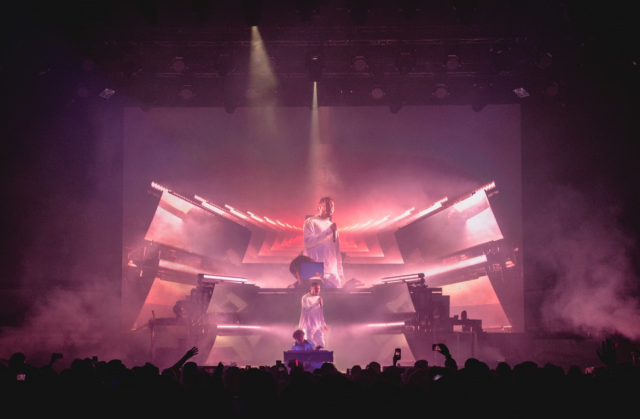 ที่สุดระดับโลก! ล่องลอยไปกับ " Flume live in Bangkok "