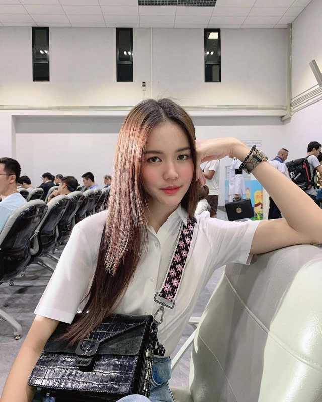 ชาวเน็ตแห่เมนท์! เชียร์ "โบว์ เมลดา" ช่วยดามใจ "พีช พชร"