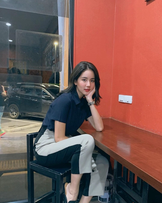 ชาวเน็ตแห่เมนท์! เชียร์ "โบว์ เมลดา" ช่วยดามใจ "พีช พชร"