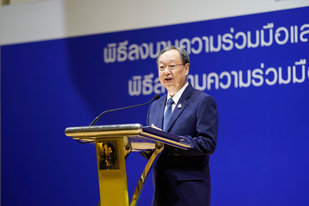 กฟผ.ลงนามความร่วมมือพร้อมมอบโล่โครงการที่ปรึกษาพลังงาน