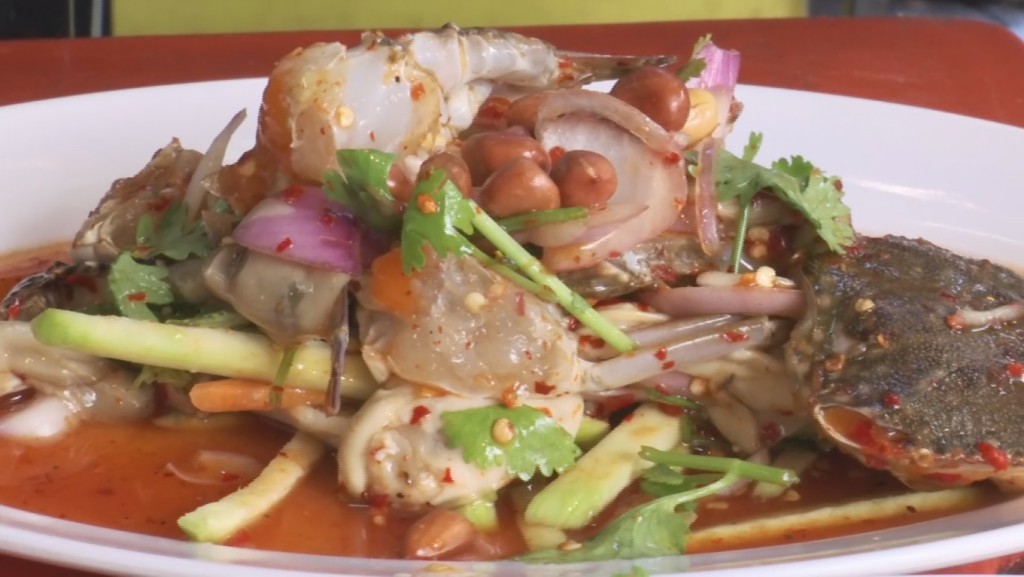 สาย "ซีฟู้ด" ห้ามพลาด ! ตามล่า "ร้านยำปูม้า ชุมพร" อร่อย แซ่บ เวอร์