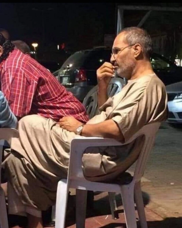 เชื่อ "สตีฟ จ็อบส์" ยังไม่ตายหลังมีภาพ "คนหน้าเหมือน" แชร์ว่อนอินเตอร์เน็ต