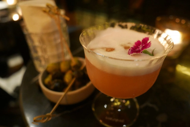 เปิดสัมผัสแห่งการดื่ม กับ แก้วค็อกเทลคริสตัลระดับไฮเอนด์