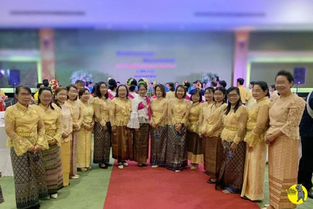 เพจดัง แฉ! ผอ.เซ็นย้าย "ครูอ้อม" จัดเลี้ยงเกษียณอายุ โดยใช้เงินหลวง