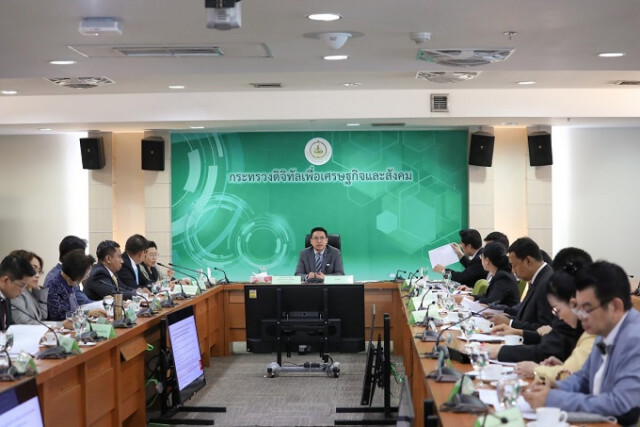 ‘ดีอี’ เคาะอนุกรรมการ 4 ชุด หนุนการทำงานศูนย์ต่อต้านข่าวปลอม