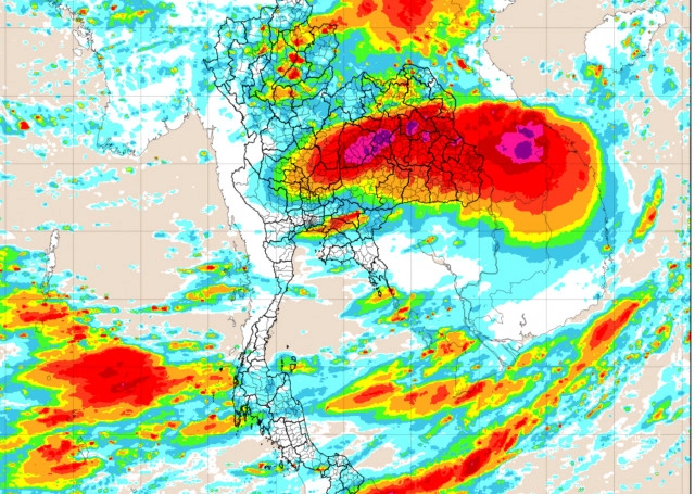 พายุ "โพดุล" ถล่ม "นครพนม" ขณะเป็น "โซนร้อน"
