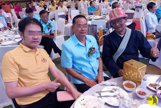 เพจดัง แฉ! ผอ.เซ็นย้าย "ครูอ้อม" จัดเลี้ยงเกษียณอายุ โดยใช้เงินหลวง