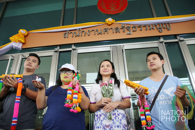 กองเชียร์แห่ให้กำลังใจ"โกวิท"..สุดท้ายรอเก้อ!