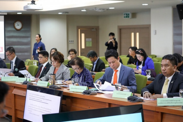 ‘ดีอี’ เคาะอนุกรรมการ 4 ชุด หนุนการทำงานศูนย์ต่อต้านข่าวปลอม