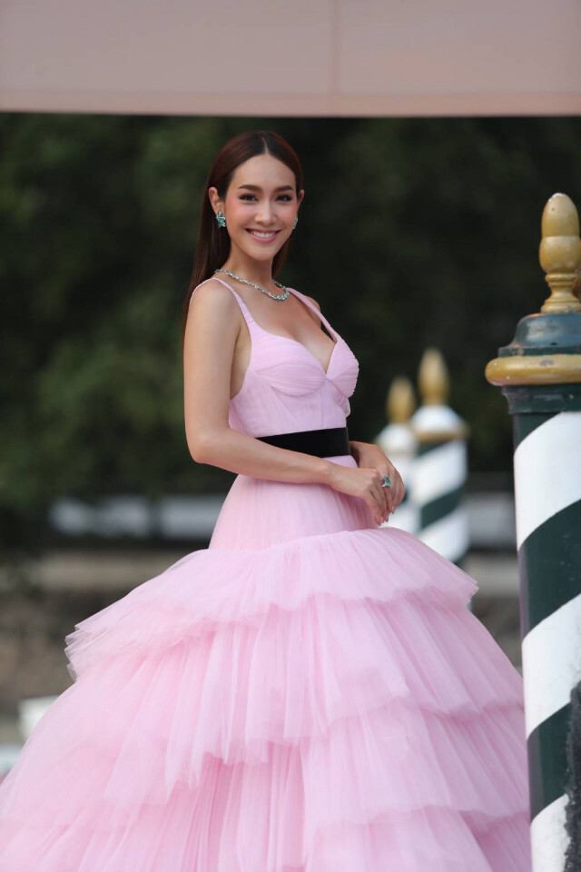 "มิน พีชญา" งานรุ่ง รักแฮปปี้ แฟนหนุ่ม  "โอ๊ต พิทักษ์"  แย้มมีแพลนแต่ง