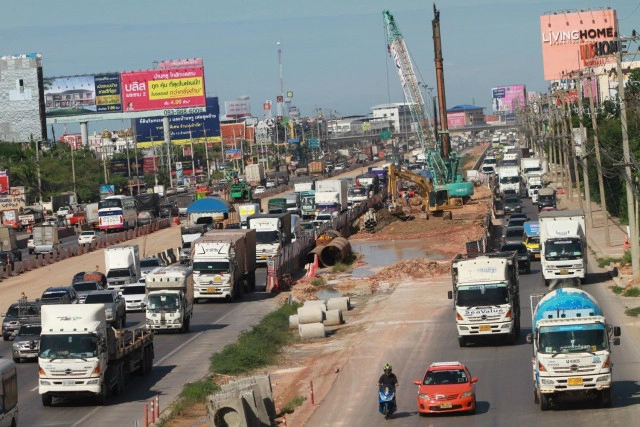มติประชุม ครม. สั่งเด้งอธิบดีทางหลวง เซ่นปัญหาพระราม 2