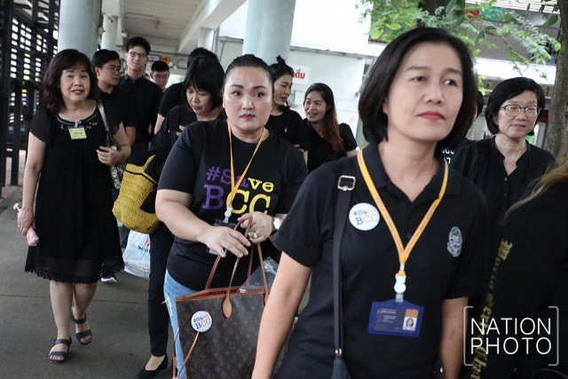 "แต่งดำ" จี้ รักษาการผอ.กรุงเทพคริสเตียน ลาออก