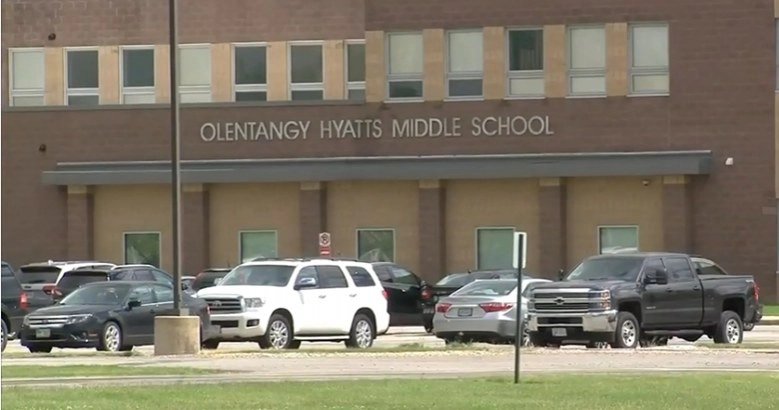 แจ้งข้อหา 7 นักเรียน ทะลึ่งปน "ฉี่และอสุจิ" ในอาหารให้ครูชิม