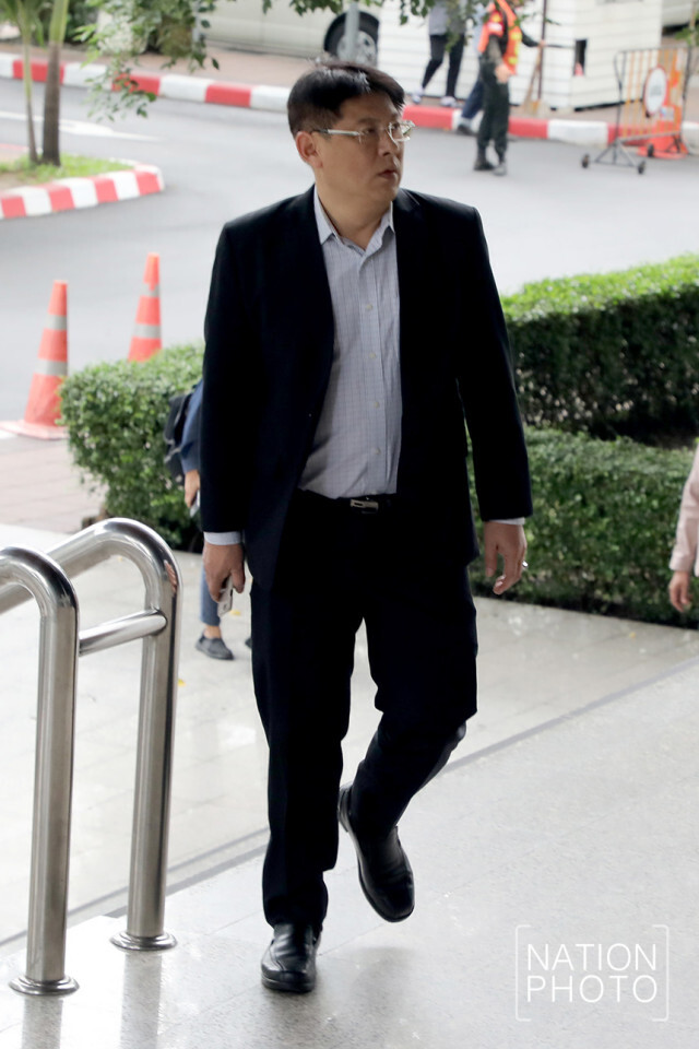 "สรยุทธ" เดินทางถึงศาล