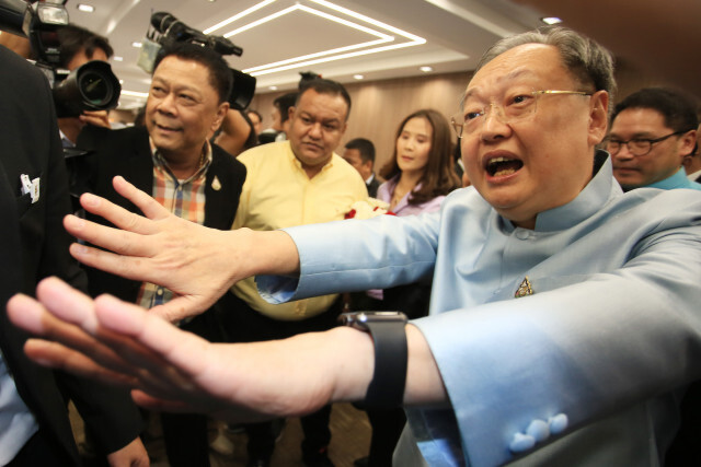 "สนธิรัตน์" เผย "พรรคเล็ก" ไร้โควต้า"ปธ.กมธ."เชื่อไม่มีปัญหาทวงตำแหน่งภายหลัง