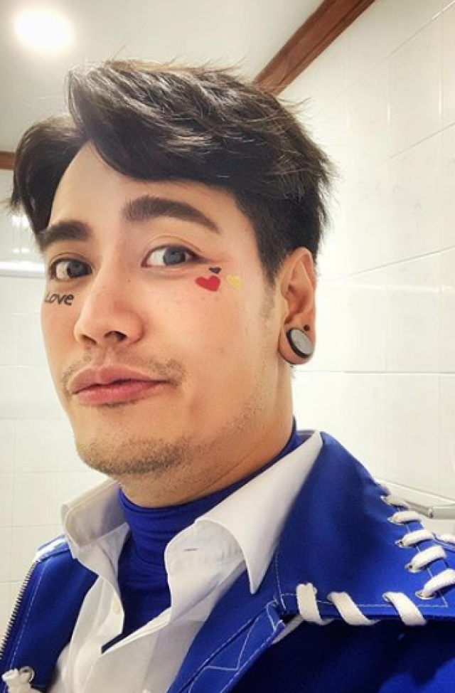 แฟนคลับให้กำลังใจ ‘อ๊อฟ ปองศักดิ์’ แม่ป่วยอาการหนัก ซีกขวาขยับไม่ได้!