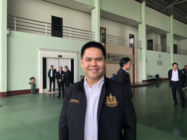 "ธรรมนัส" ต่อสายตรง "พิเชษฐ" โชว์สื่อ เครียร์ปมพรรคจิ๋วตีจาก "ประยุทธ์" ยันยังอยู่พรรคร่วมรัฐบาล