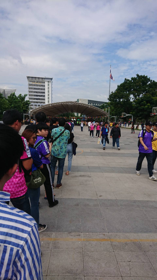 โอตะ bnk48 บ่นยับ!! ต่อคิวรับบัตรกีฬาสี ล่าช้านับชั่วโมง