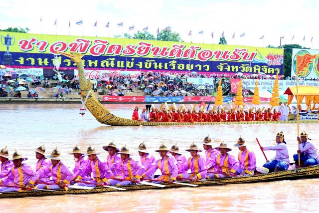 ยิ่งใหญ่! 'พิจิตร' สืบสานประเพณีแข่งขันเรือยาว 112 ปี