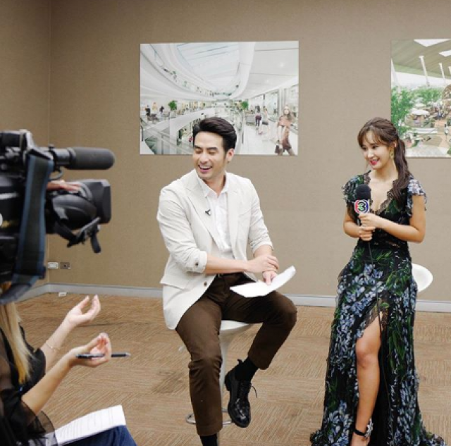 ชีวิตติ่งคอมพลีท 'บอย ปกรณ์' อวดรูปคู่ 'ยูริ SNSD'