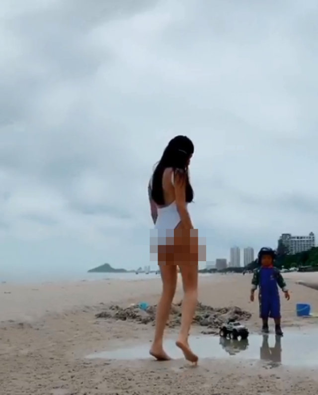 เห็นแล้วร้องซี๊ด 'อ๋อม' อวดขาเรียวกับวันพีชเว้าสูง
